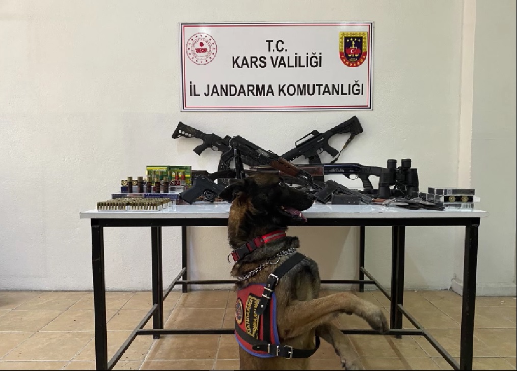 Kars İl Jandarma Komutanlığımızca Yapılan Operasyon Sonucunda Silah ve Mühimmat Ele Geçirildi